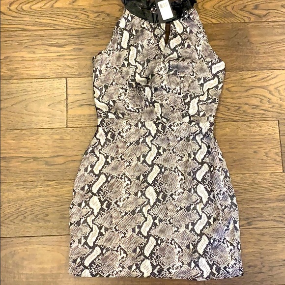 Guess dress - Picture 1 of 5